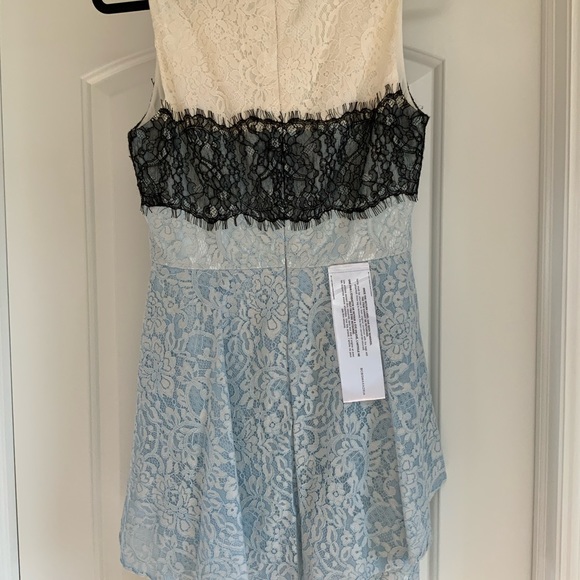 BCBGMAXAZRIA Women's Noah Asymmetrical Lace Peplum Dress - Picture 4 of 4